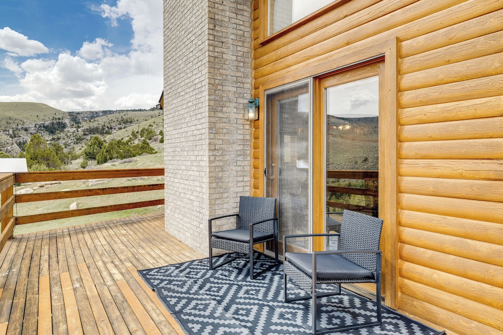 Walk to Sinks Canyon State Park: Spacious Home!