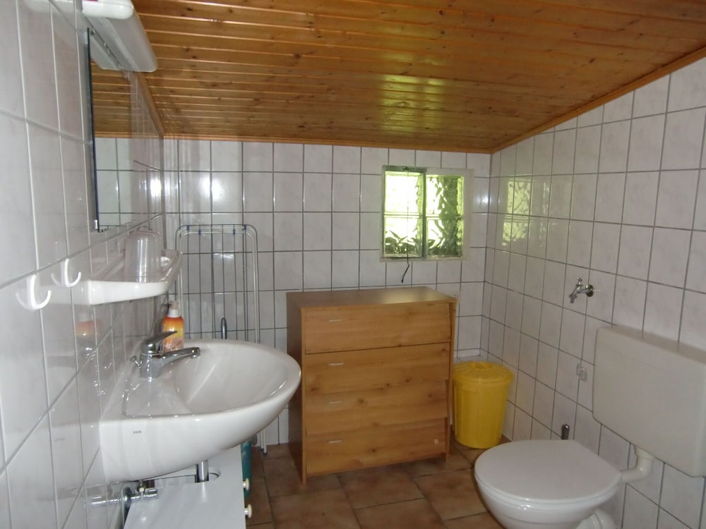 Idyllic Studio Apartment Near Kaifenheim and Near the Forest - Property Image 43