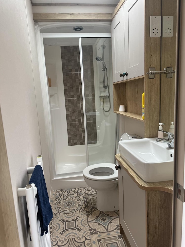 Luxury 2 Bedroom van Pets go Free