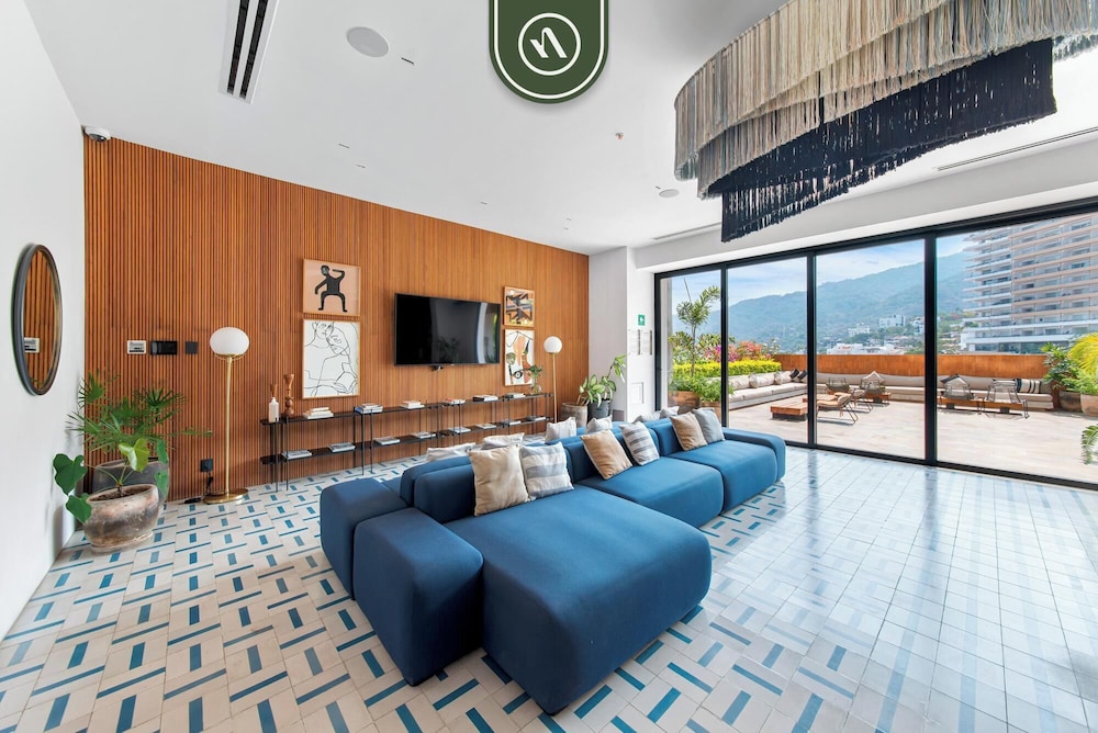 Oceanview Condo With Amazing Rooftop Pool - Gym