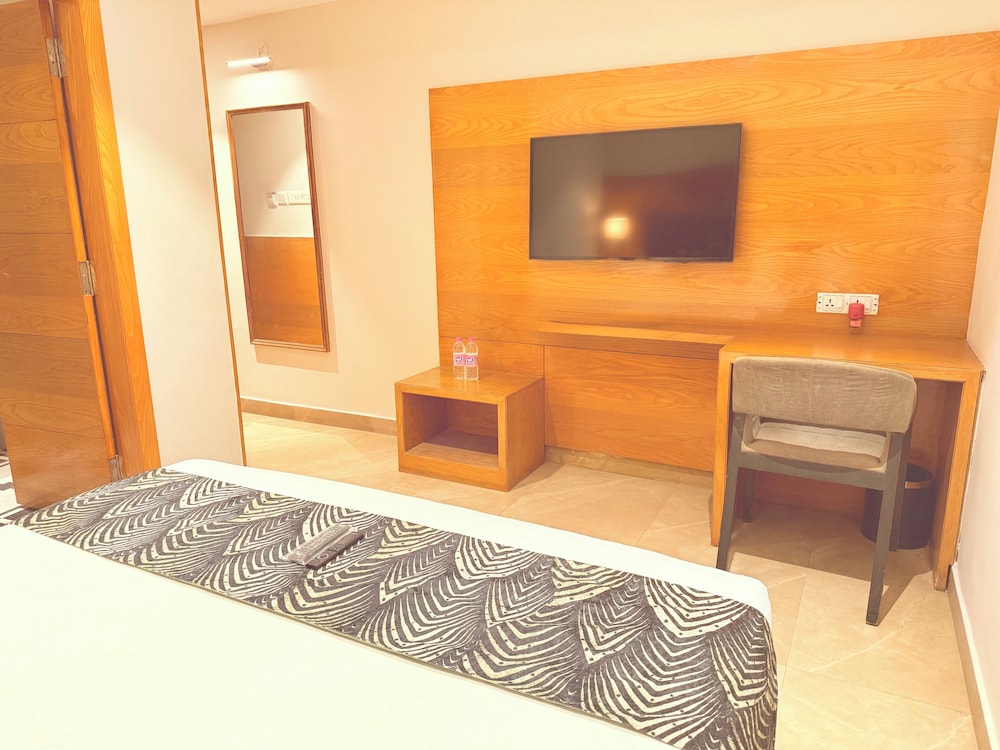 Lush Premier Hotel