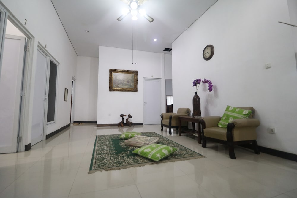 RedDoorz near Lampung Walk