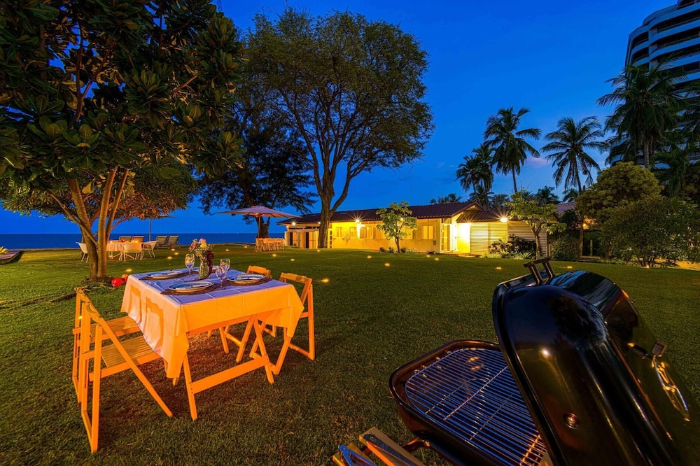 Oceanfront 6 Bedroom Twin Villas OV6