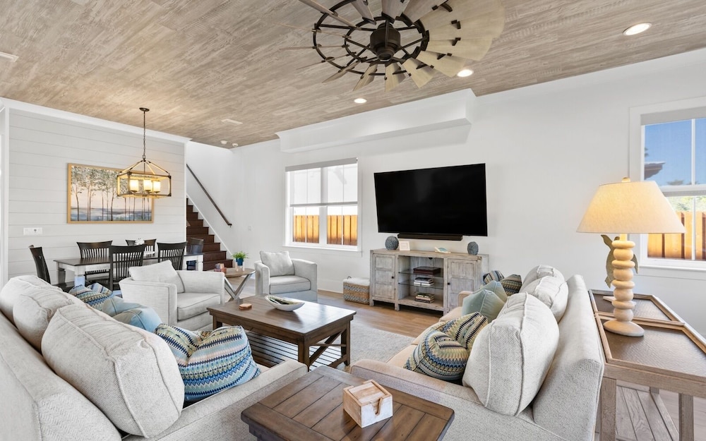 5BR Home w/ Private Heated Pool, Golf Cart, 4 Bikes, Near 30a!