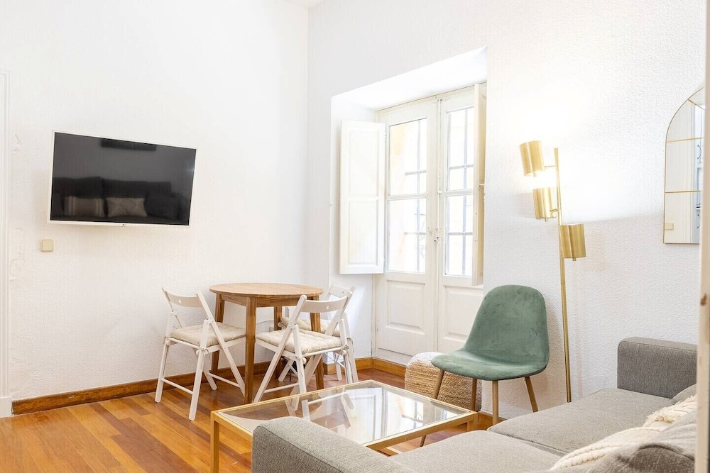 Toro 4 in Madrid With 1 Bedrooms and 1 Bathrooms