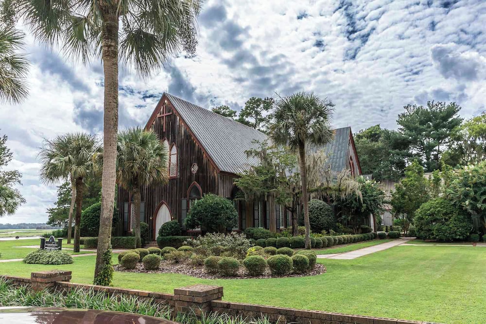 1 Mi to Dtwn Bluffton: Historic District Retreat