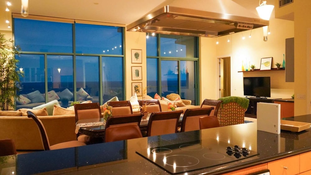 Penthouse Jr Unrivaled Luxury Insane Views 3 Bedroom Apts