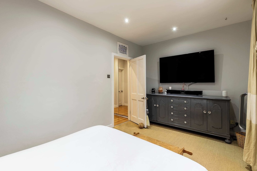 Charming Two Bed Maisonette in Notting Hill photo 4