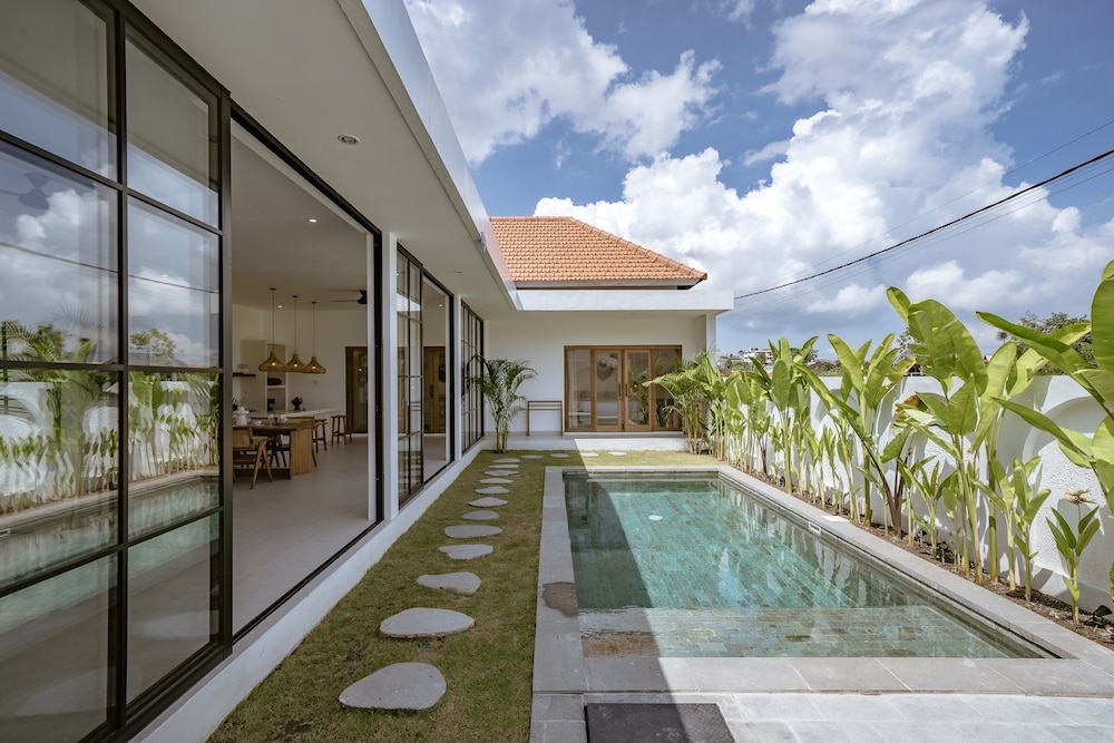 Villa Lume Pererenan