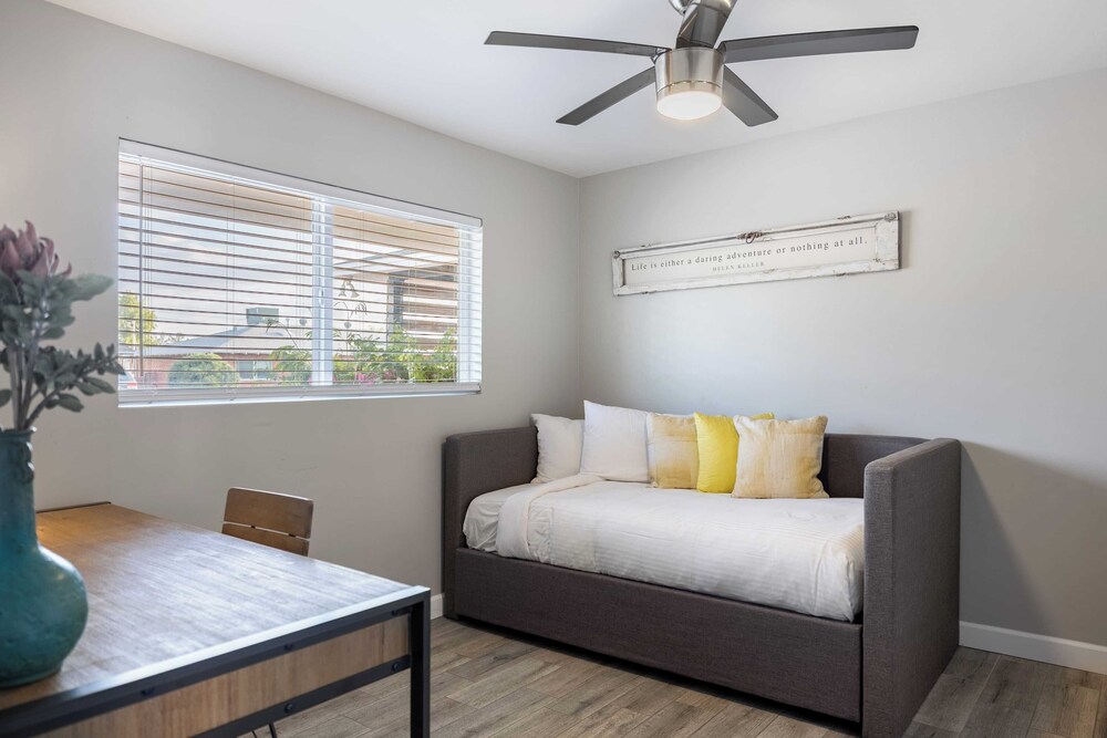 Indianola Oasis Private Pool, Outdoor Living & Old Town Access