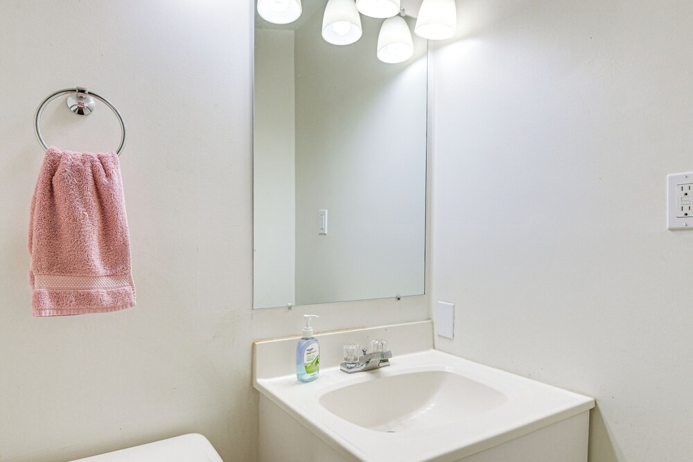 < 25 Mi to Downtown Baltimore & DC: Apt w/ Patio
