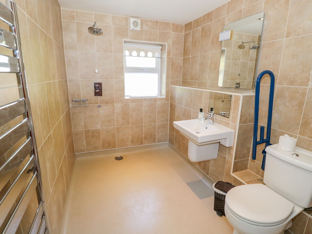Eden Lodge