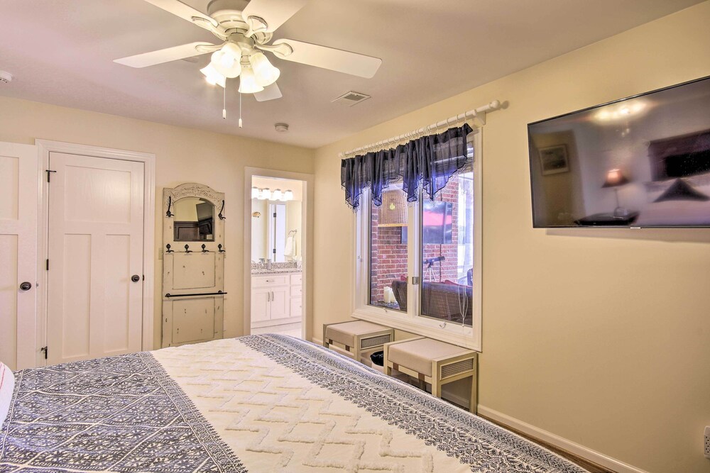 Luxe Lakefront Apartment w/ Shared Pool & Dock!
