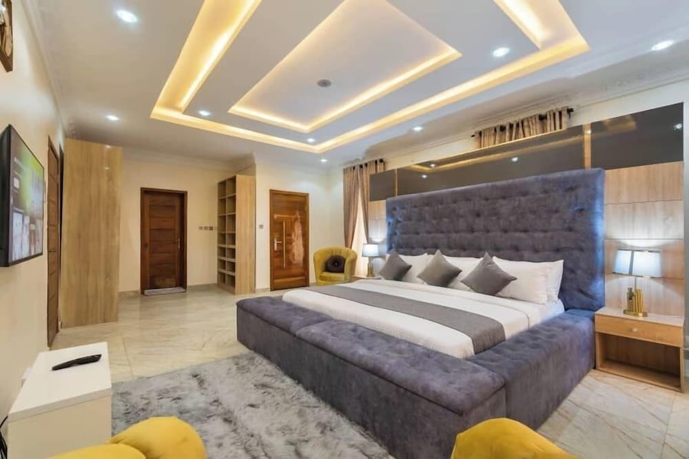 The Breeze Apartment