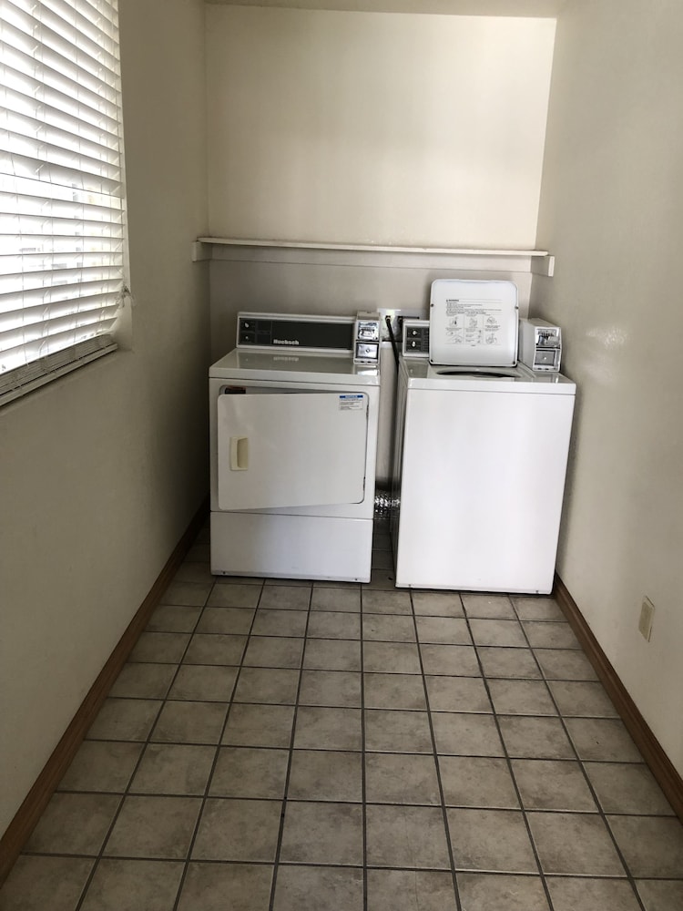 Cloverdale Wine Country Inn  Suites - Property Image 17