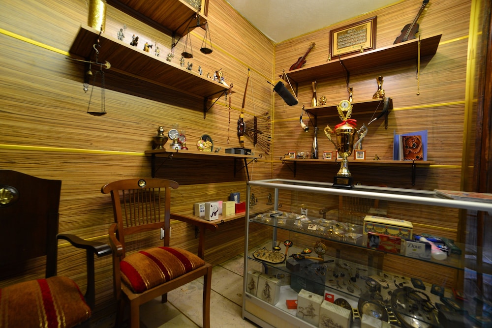 Royal Carine Otel - Image 9