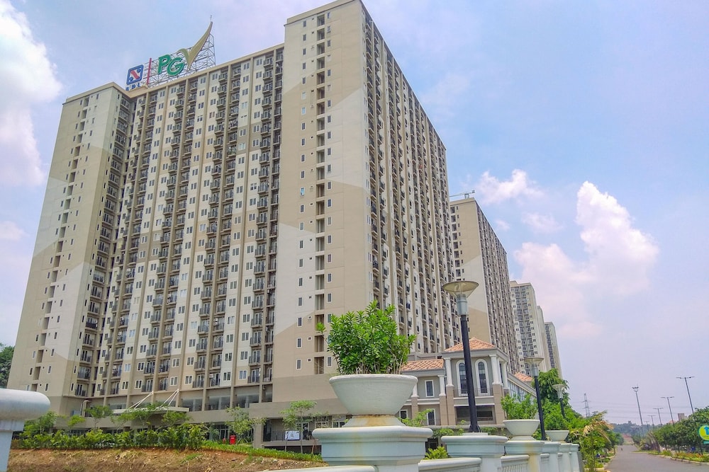 Nice and Comfort 1BR with Extra Room at Podomoro Golf View Apartment