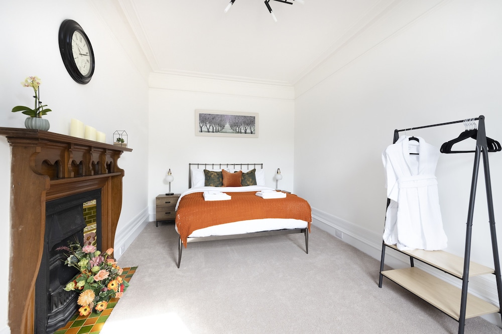 JOIVY Aurora House - 4 Bed With Hot Tub And Sea View view 4
