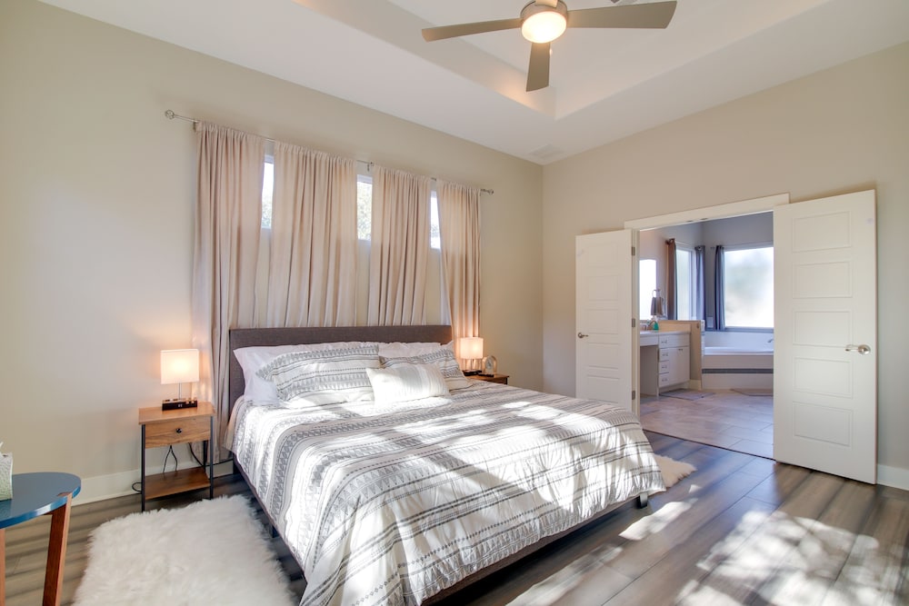 Modern Lago Vista Home w/ Pool & Lake Access! view 4