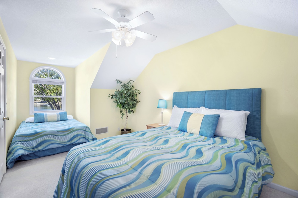 Gentle Slopes Retreat Fit For 12!