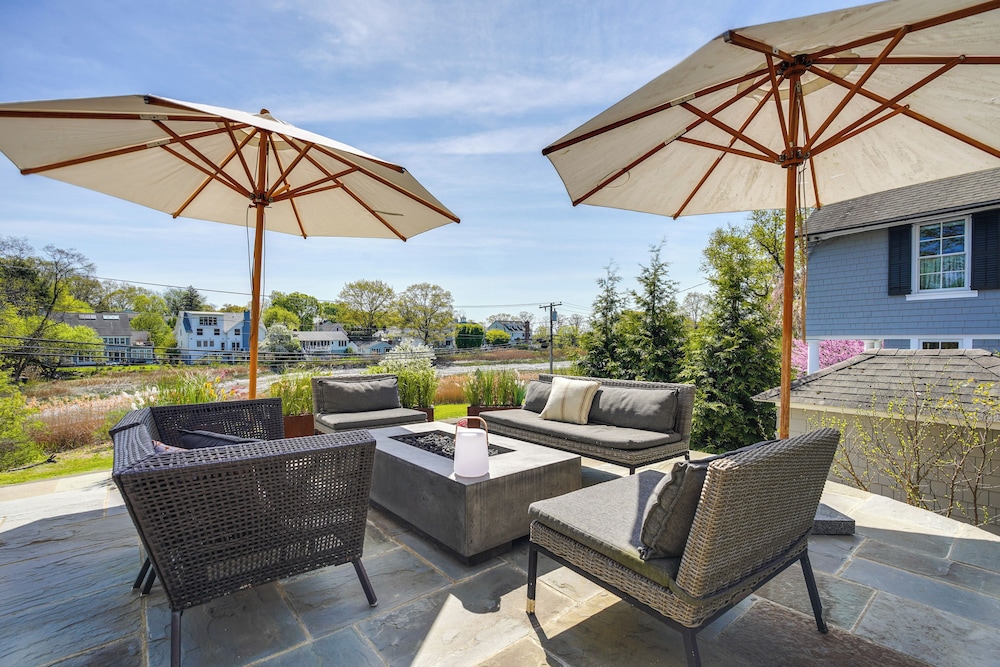 Walk to Beach: Luxe Home w/ Fire Pit in Rowayton!