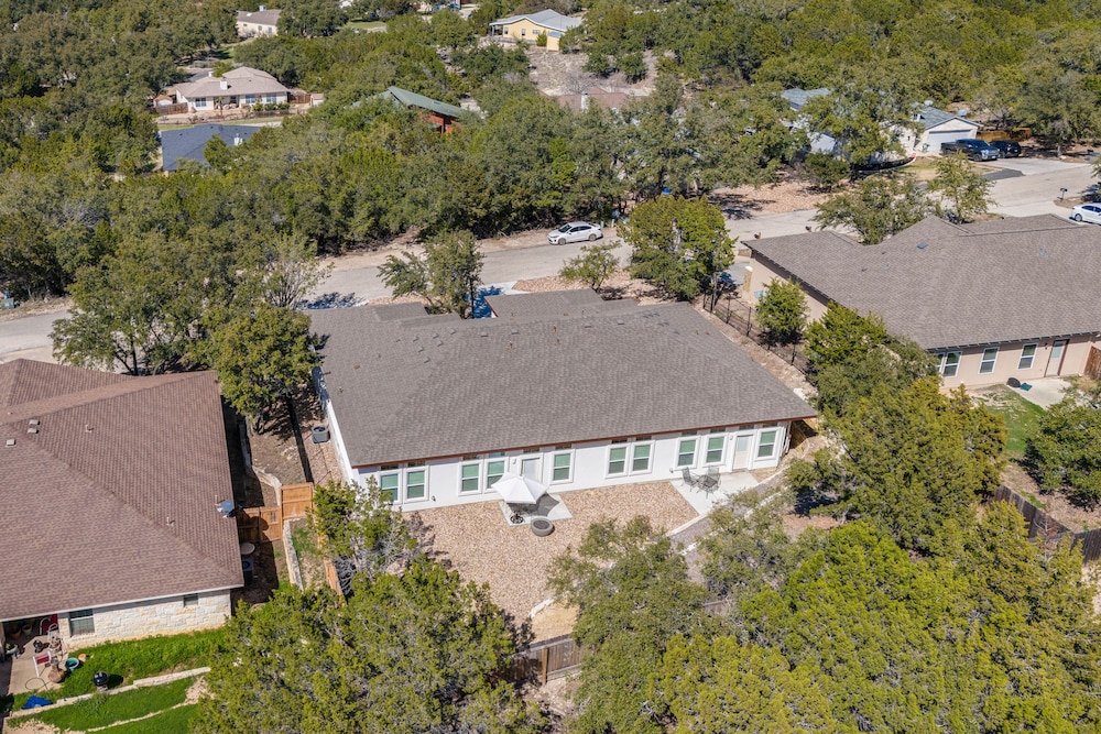 Idyllic Lago Vista Home < 1 Mi to Lake Travis! - Property Image 5
