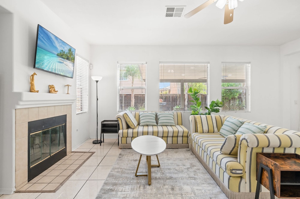 Bright Airy 5B Home Workspace Outdoor Lounge