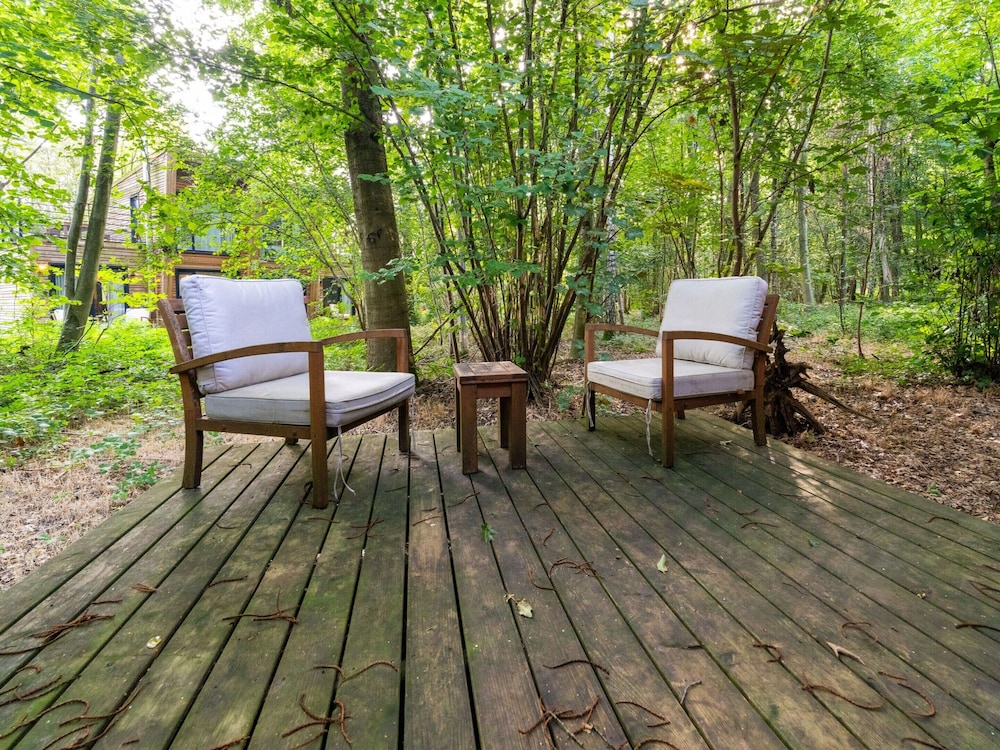 Belvilla Nestled Woodland Cottage