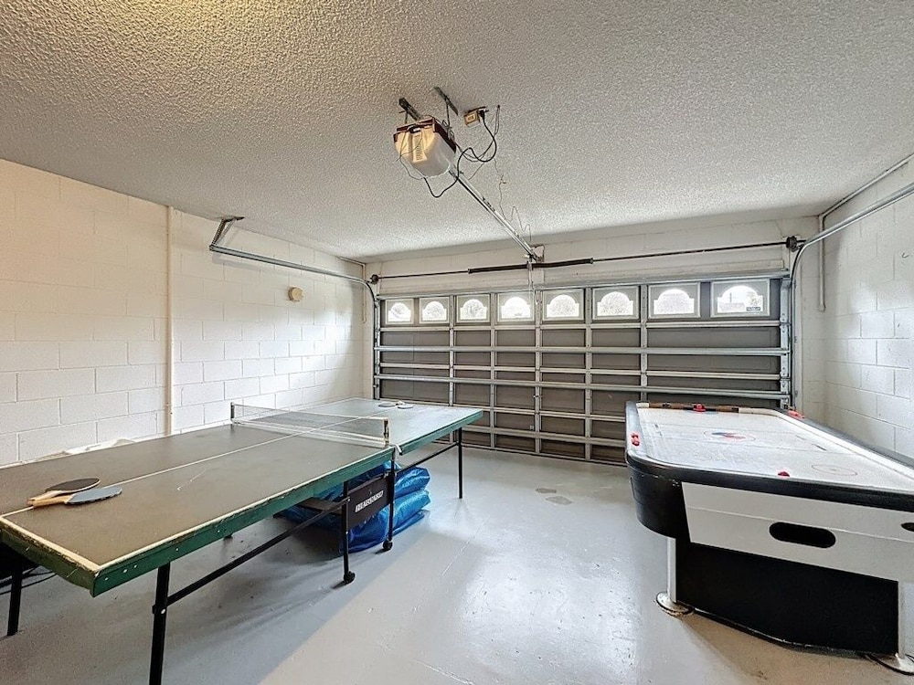 Incredible 4 Bed Pool/spa Home, Minutes To Disney 4 Bedroom Villa