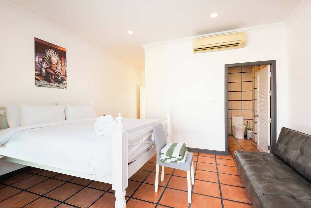 Luxury 4BR Private 425sqm Party Pool Villa