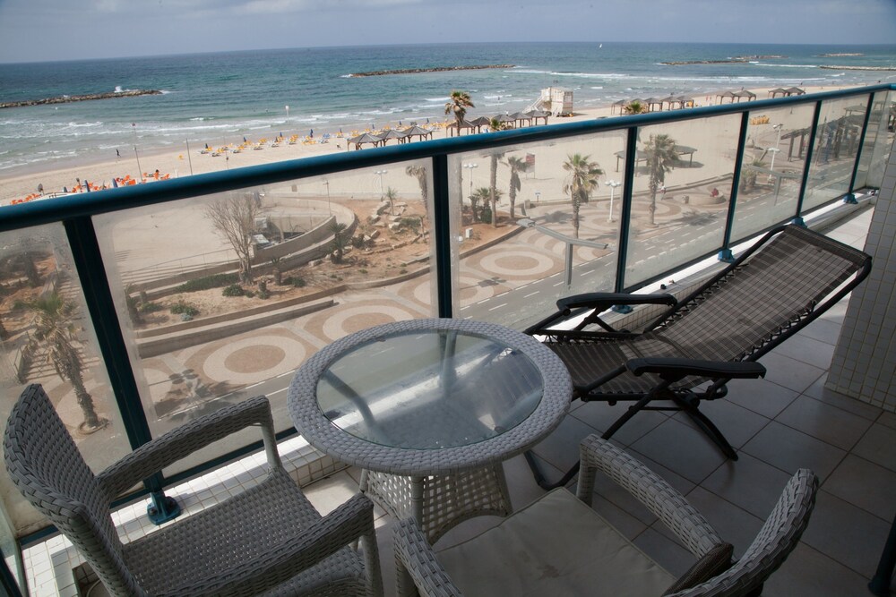 The Sea Apartments Tel Aviv by different locations