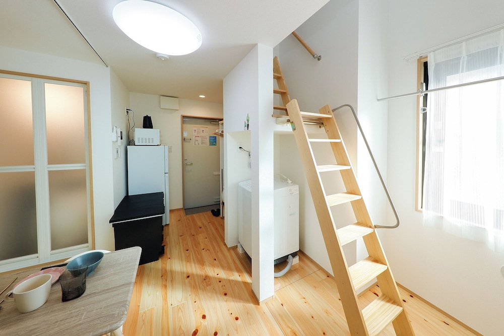 Zenith Shinjuku Hinoki by Tranova