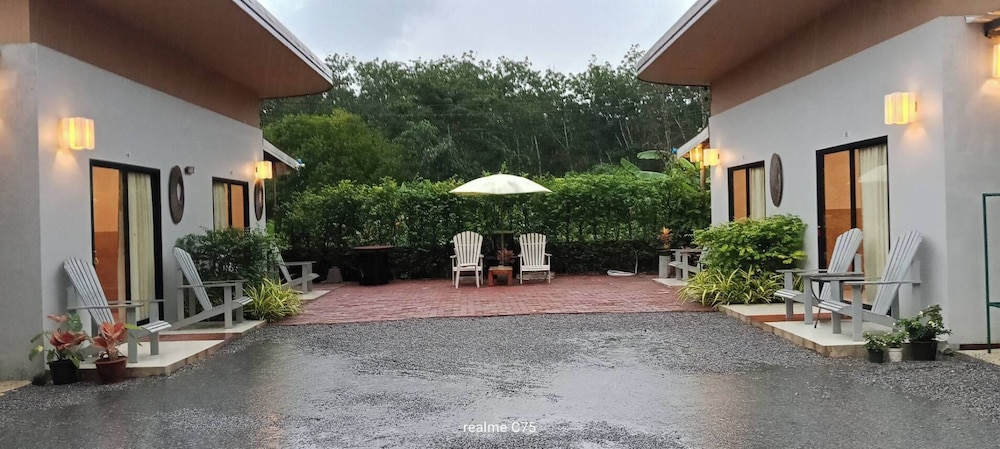 Pakrongcheeb Resort