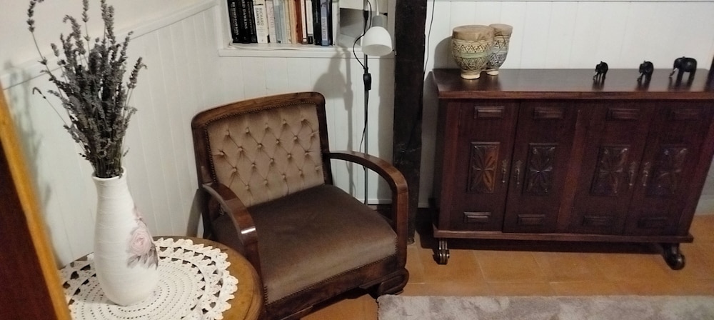 2bed Traditional Apt - Private Balcony - Fuenmayor