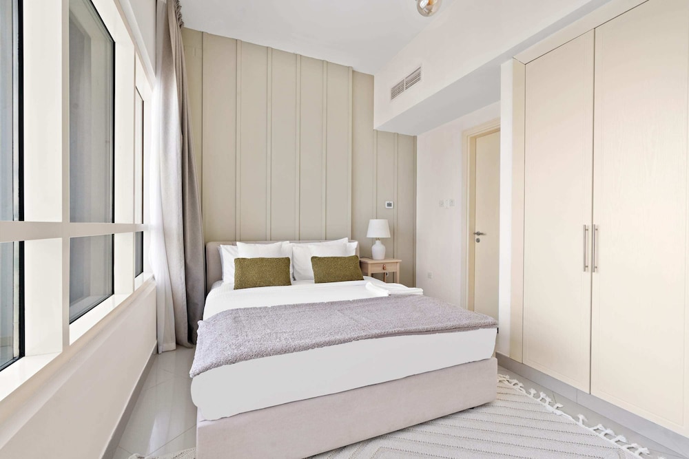 Silkhaus Modern Pad With Pool Gym Near Reem Park