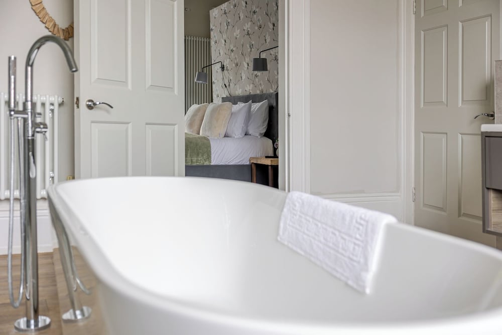 Stylish 5BD Townhouse in Leamington Spa