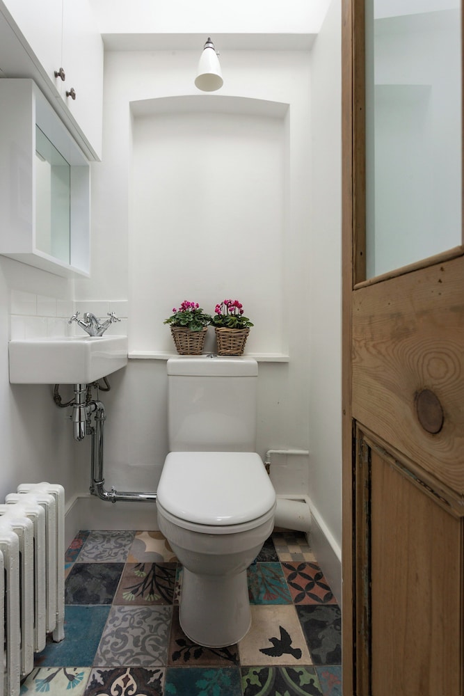 Canonbury Park North II by Onefinestay