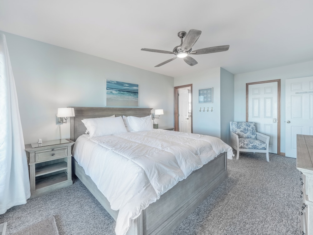 Paradise Palms by Topsail Realty