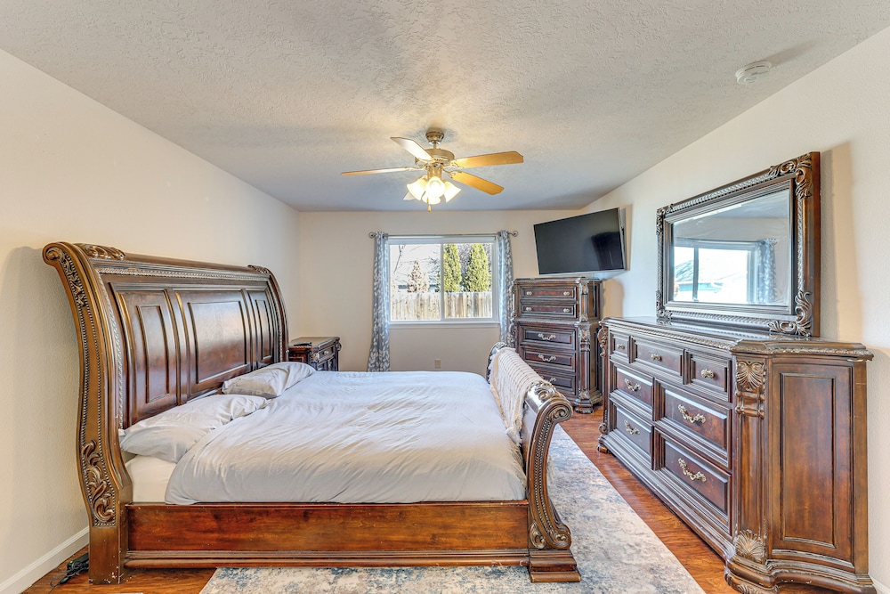 1 Mi to Boise Towne Square: Home w/ Patio!