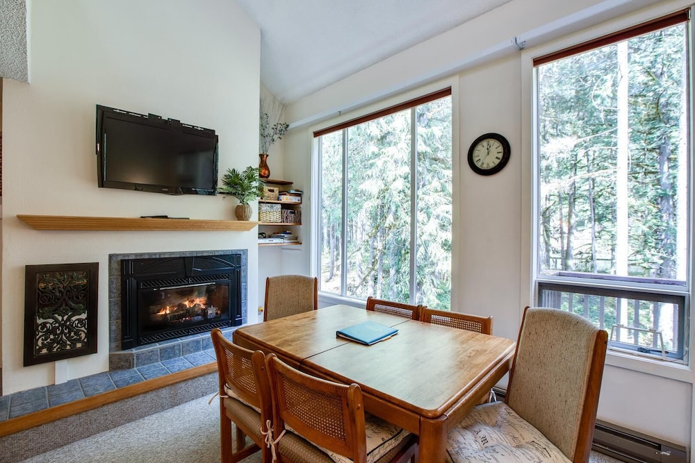 Glacier Mt Baker Lodging
