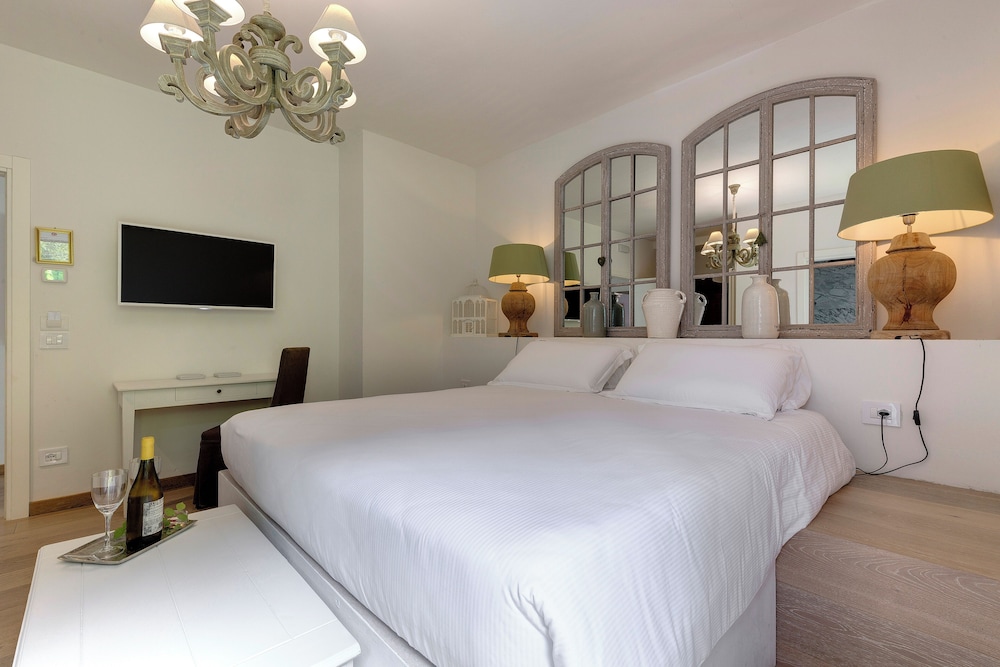 Entire Hilltop Villa With Private Pool In Palazzuolo Sul Senio