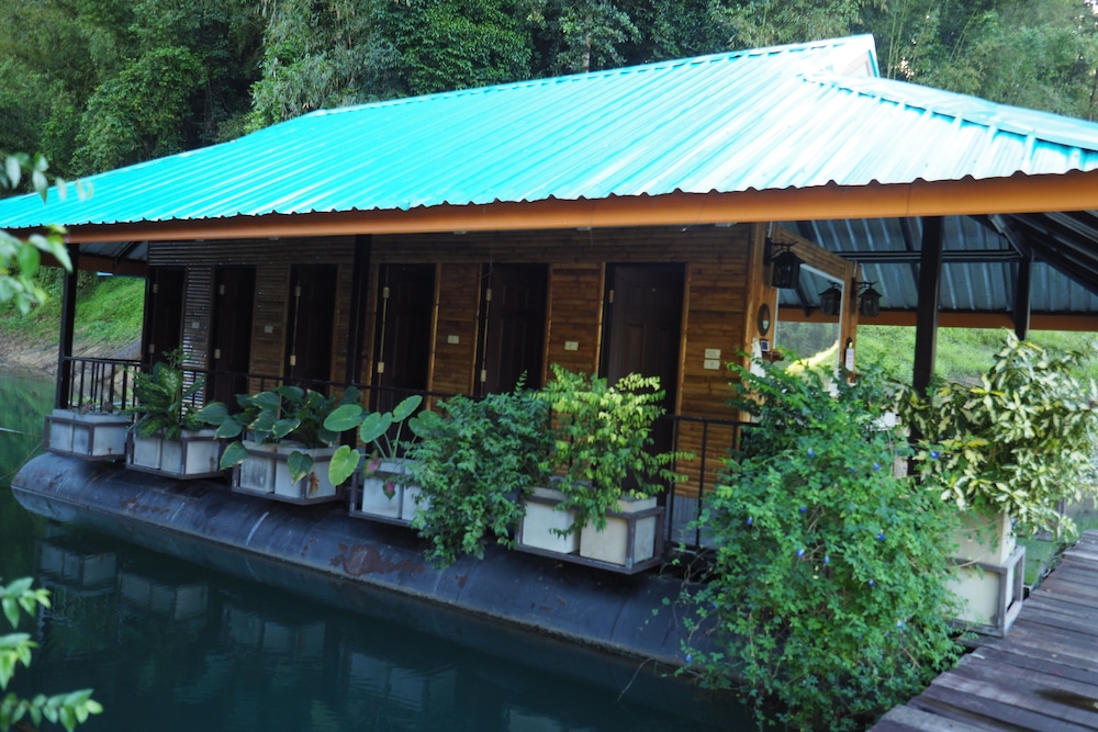 PraiwanRaftHouse