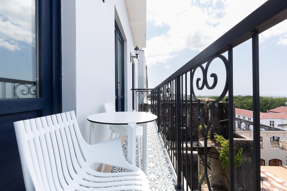 The Acapella Condo by Acomodo
