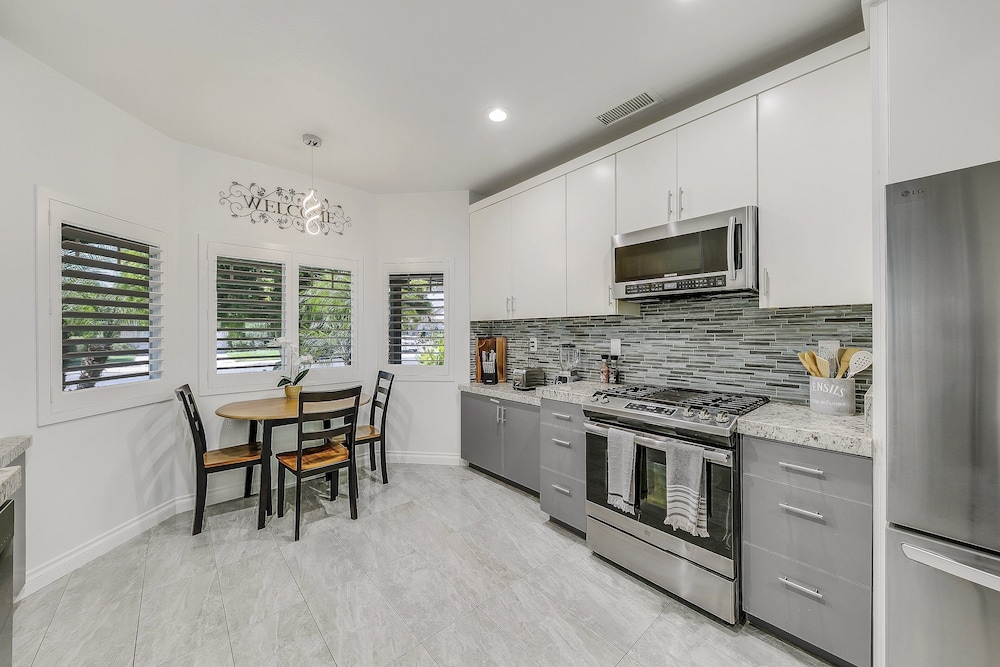 Desert Oasis Retreat Palm Meadows Gem 3 Bedroom Home