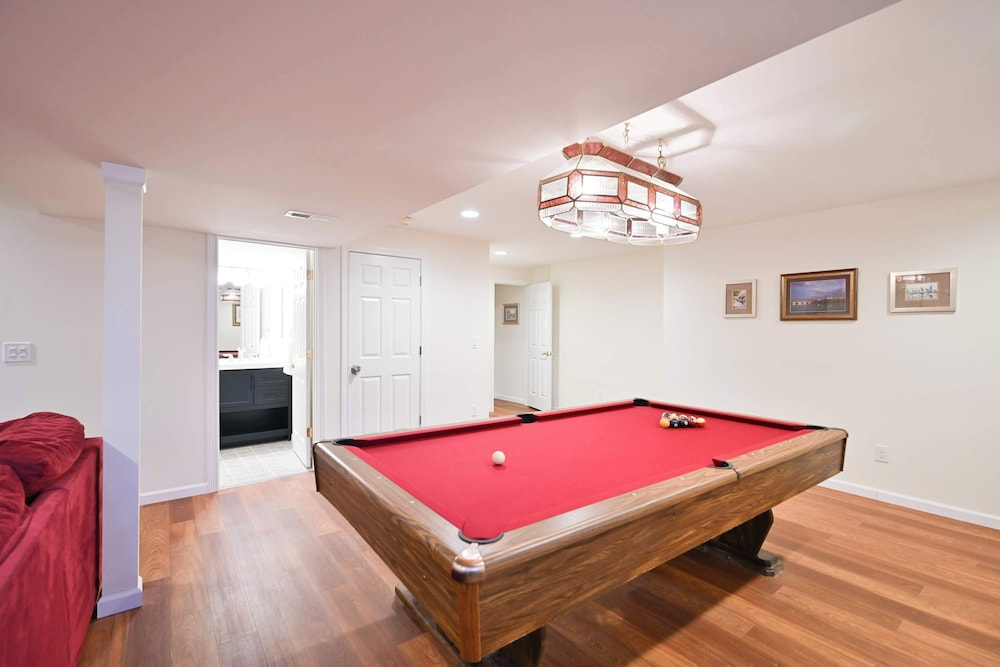 Luxurious Dream Home For 10!