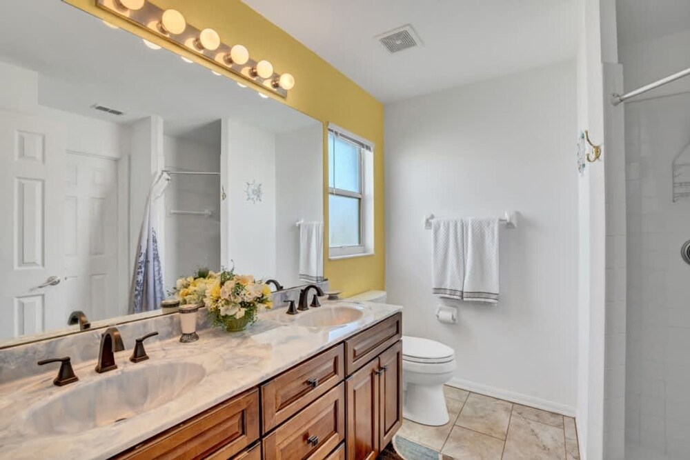 Minutes From Disney Themed 2 Bd Villa With Private Pool