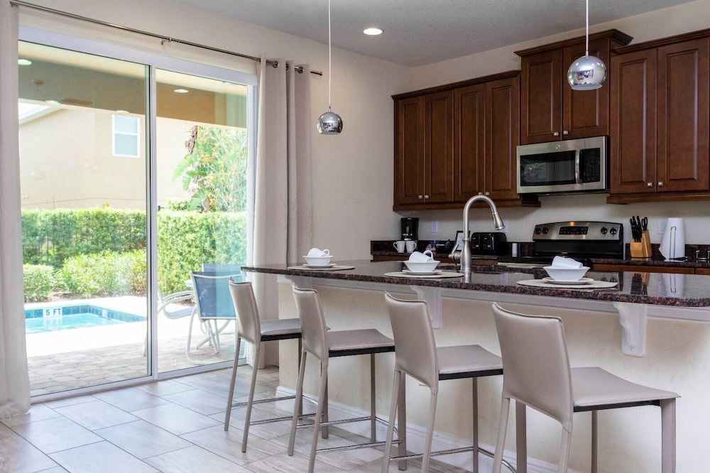 421 NP - Exquisite Retreat at Encore Resort