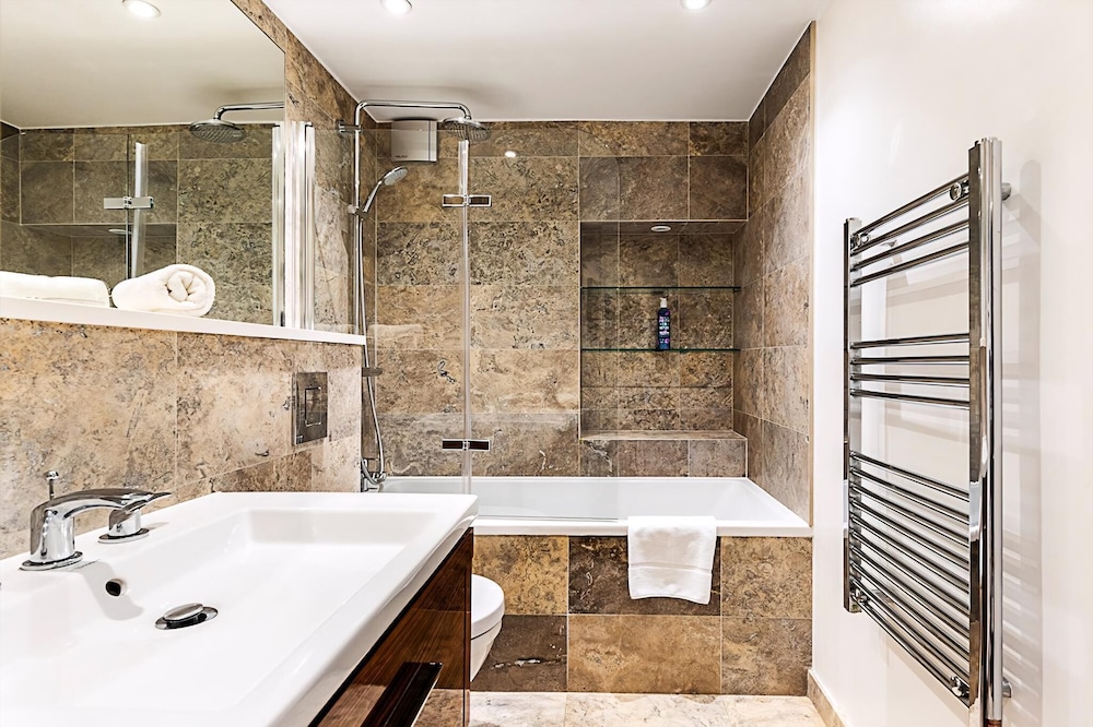 Stylish Shepherd's Bush Flat With Patio