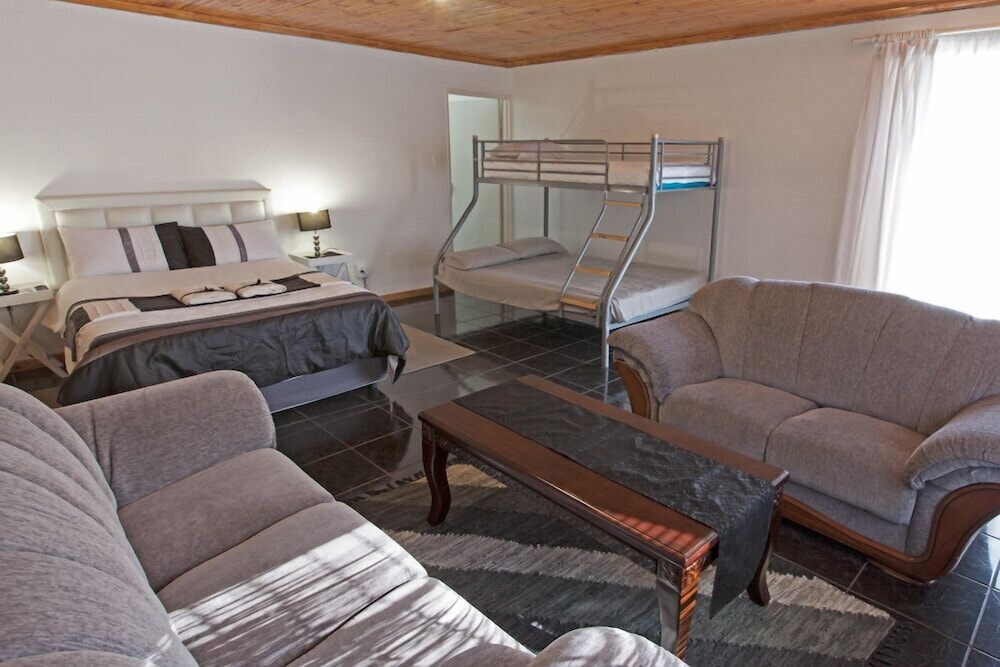 EaglesNest Bed and Breakfast