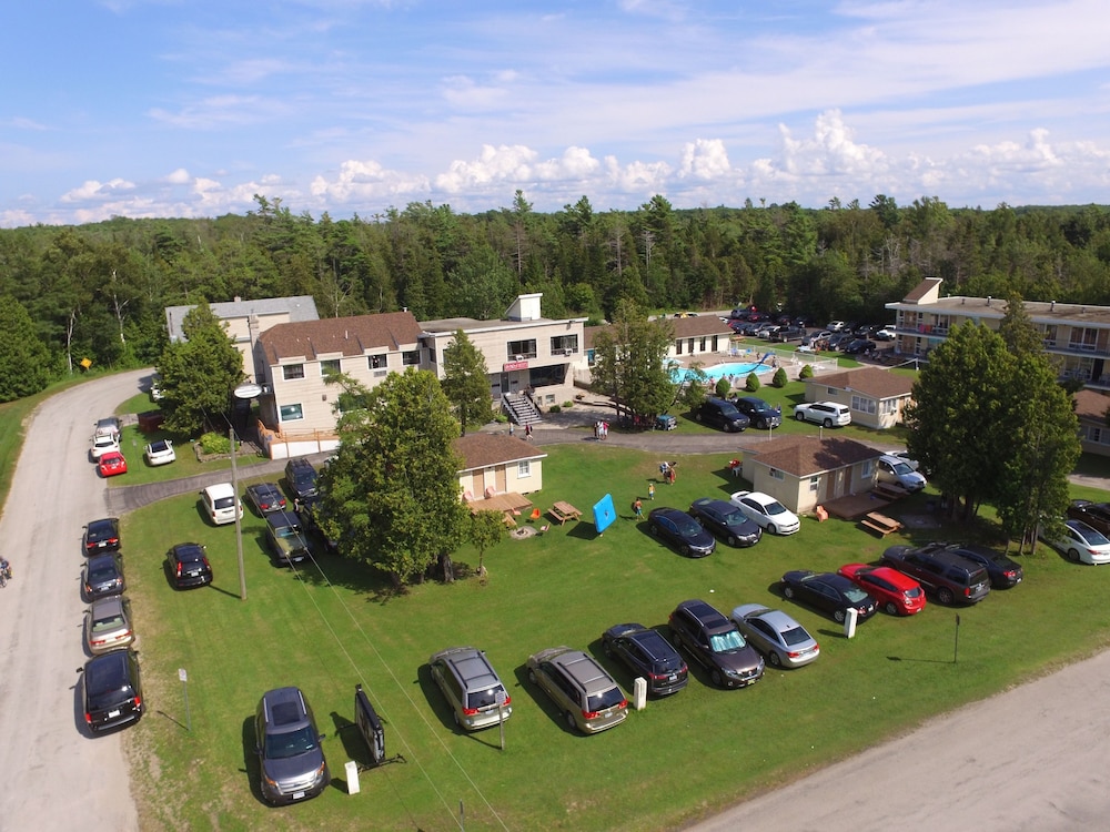 Sauble Beach Lodge